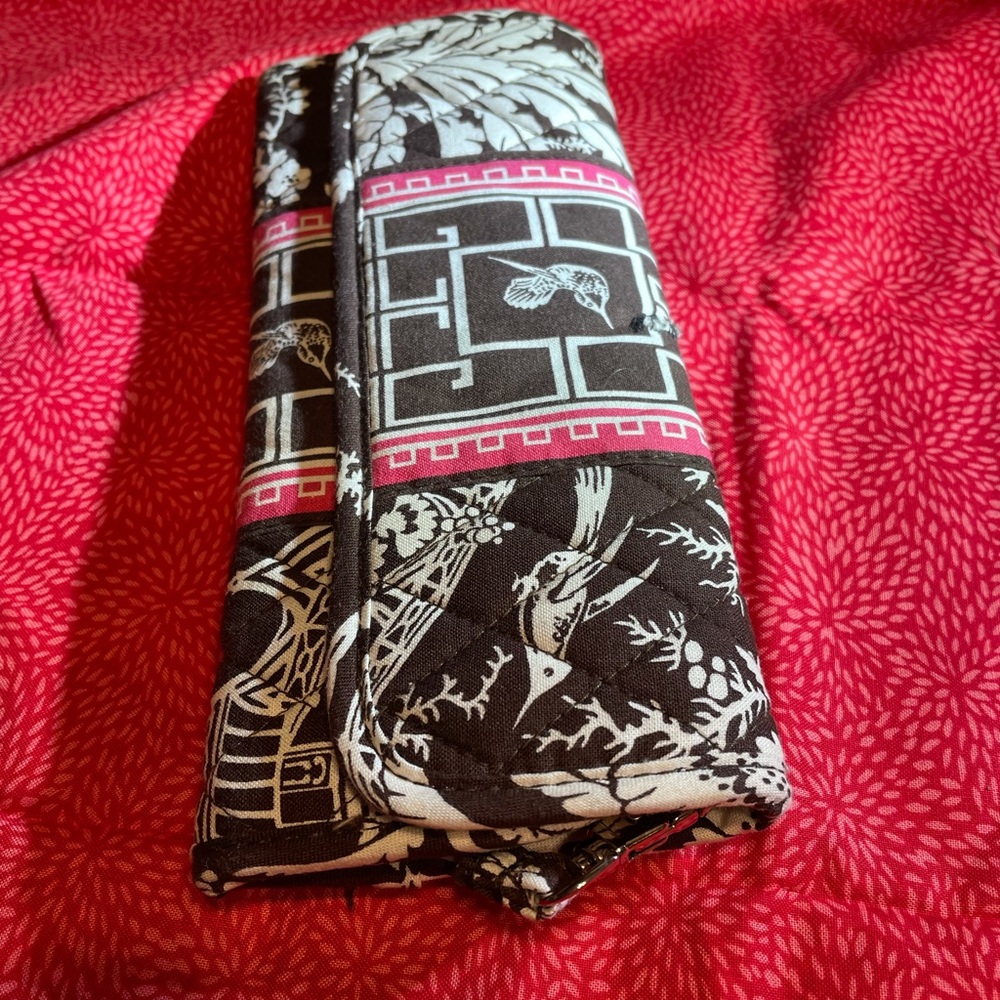 Vera Bradley’s Imperial Style Magnetic Snap Folding Clutch - Picture 2 of 11